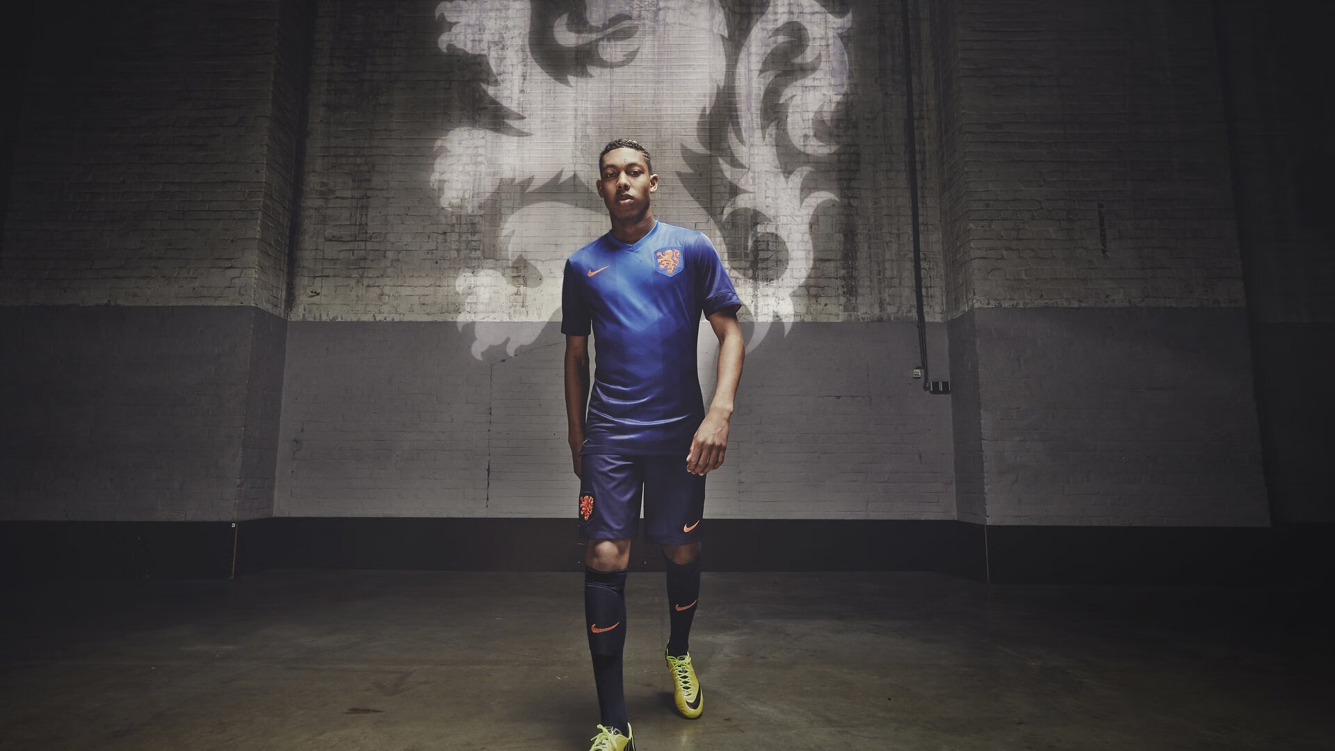 德甲争冠战之夜,切特彻底打爆防线,一场改写历史的个人表演