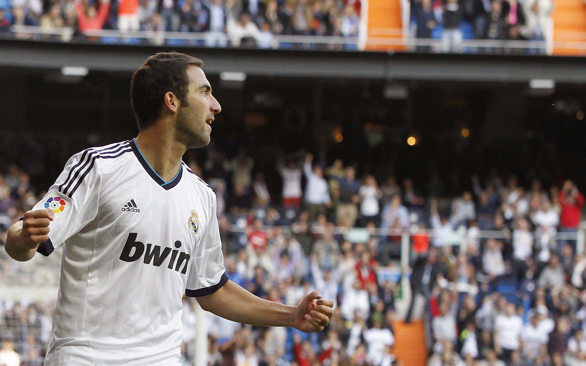 雷霆轻取雄鹿，切特在意甲焦点战接管比赛，一场跨越篮球世界的双星闪耀