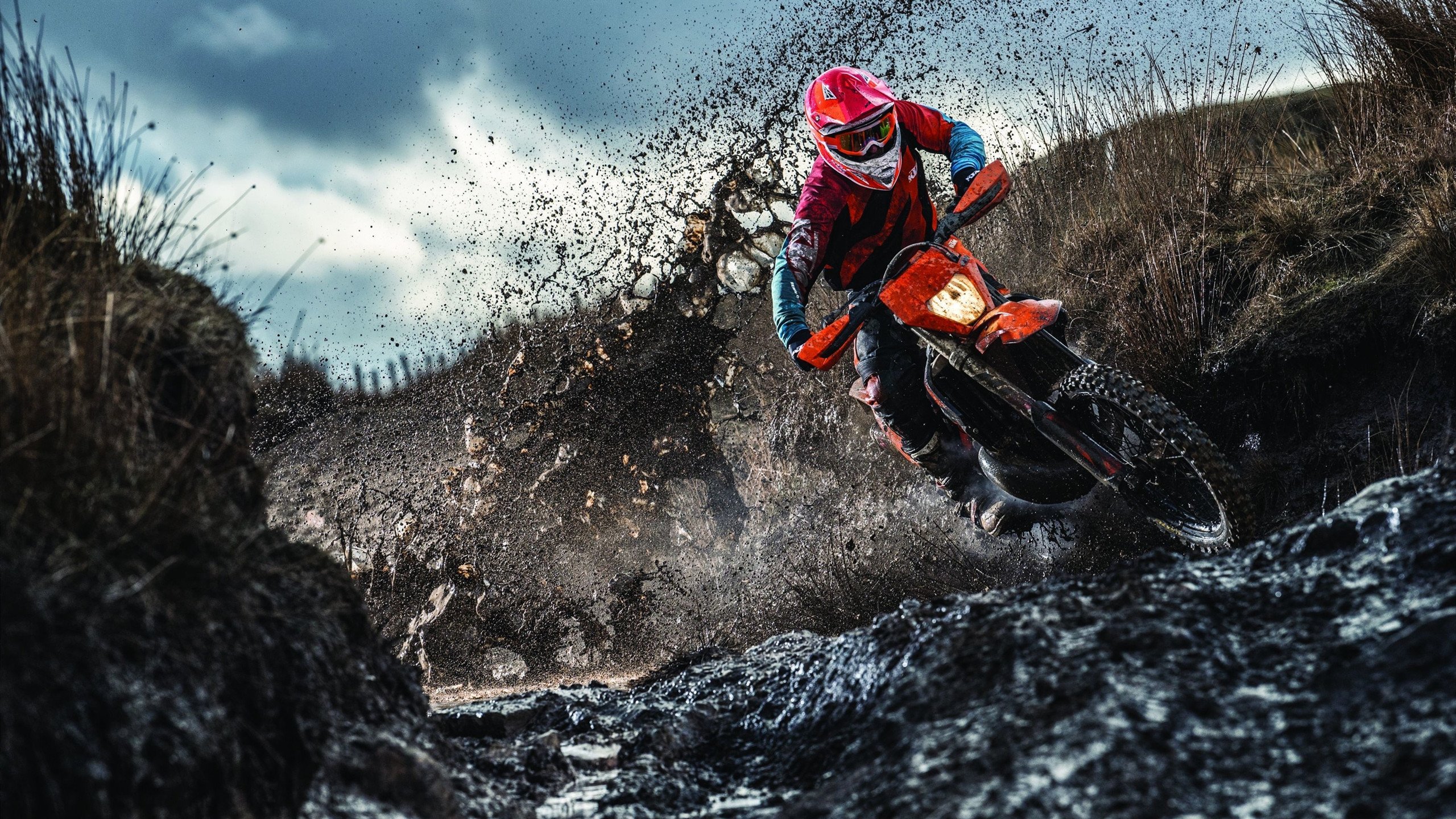 当东方遇见西方，联合杯鏖战拉沃尔杯，德约科维奇点燃跨大陆网球圣火